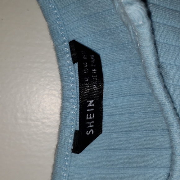 **3 for$15**Shein Blue Ribbed Crop Top - Picture 3 of 5